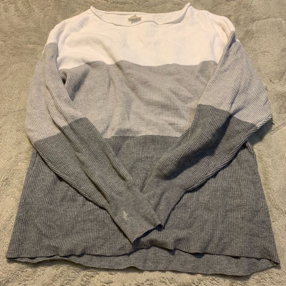 grey and white sweater❕❕